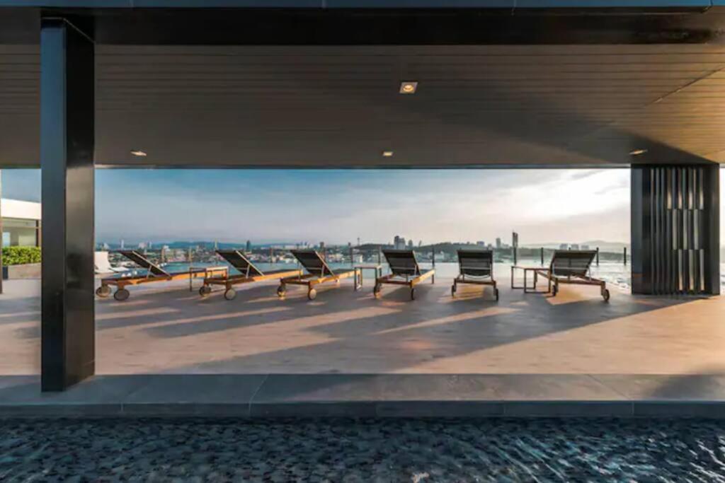 The Base Central Pattaya Quiet King-Bed With Infinity Pool & Free Netflix מראה חיצוני תמונה