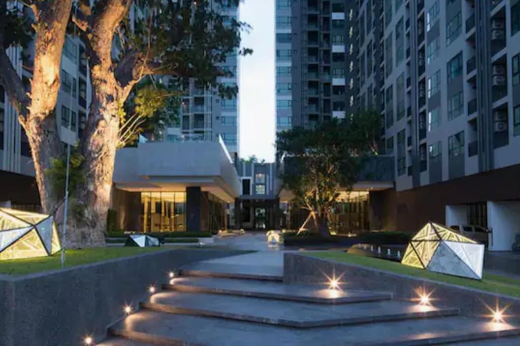 The Base Central Pattaya Quiet King-Bed With Infinity Pool & Free Netflix מראה חיצוני תמונה