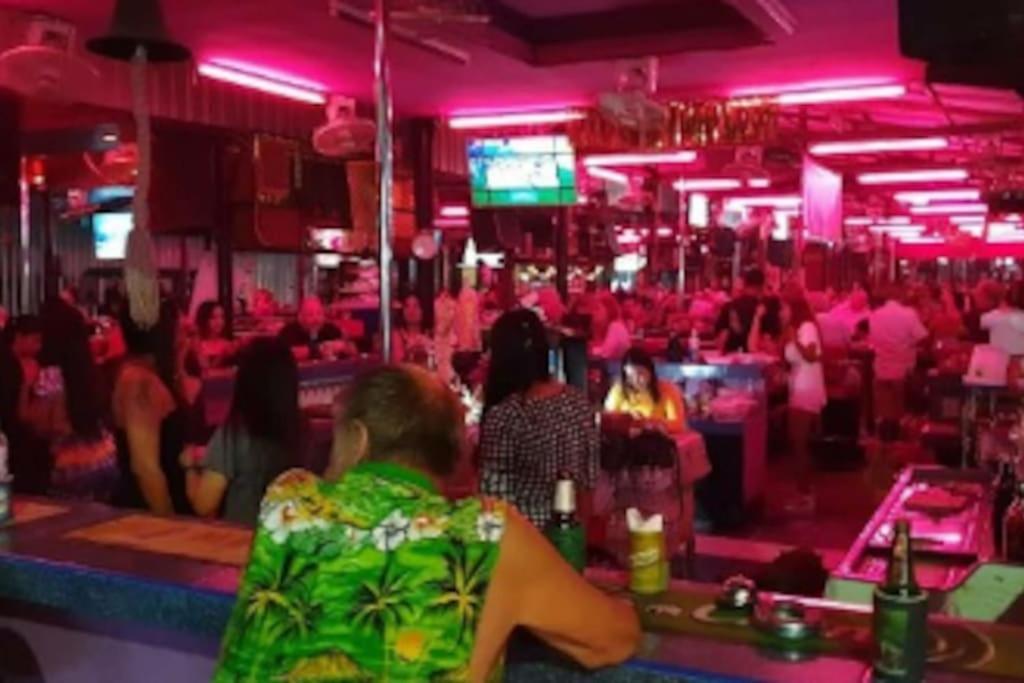 The Base Central Pattaya Quiet King-Bed With Infinity Pool & Free Netflix מראה חיצוני תמונה